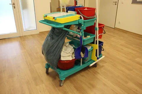 Reinigungswagen mit Farbsystem
